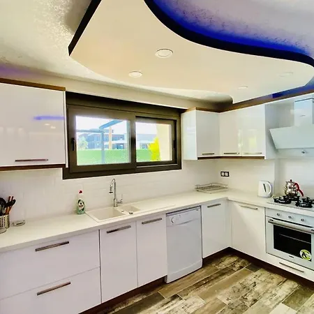 Villa Kusadasi'nda Havuzlu Lux Life *