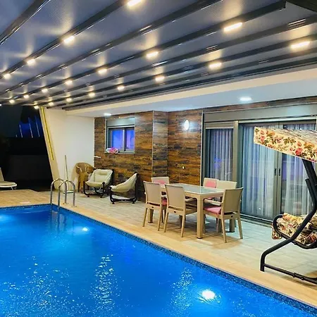 Kusadasi'nda Havuzlu Lux Life