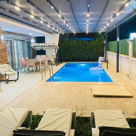 Vila Kusadasi'nda Havuzlu Lux Life