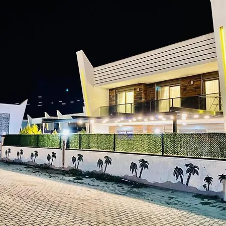 Kusadasi'nda Havuzlu Lux Life Kusadası