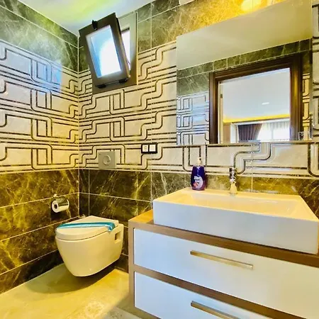 Kusadasi'nda Havuzlu Lux Life Vila Kusadası