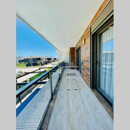 Kusadasi'nda Havuzlu Lux Life Vila